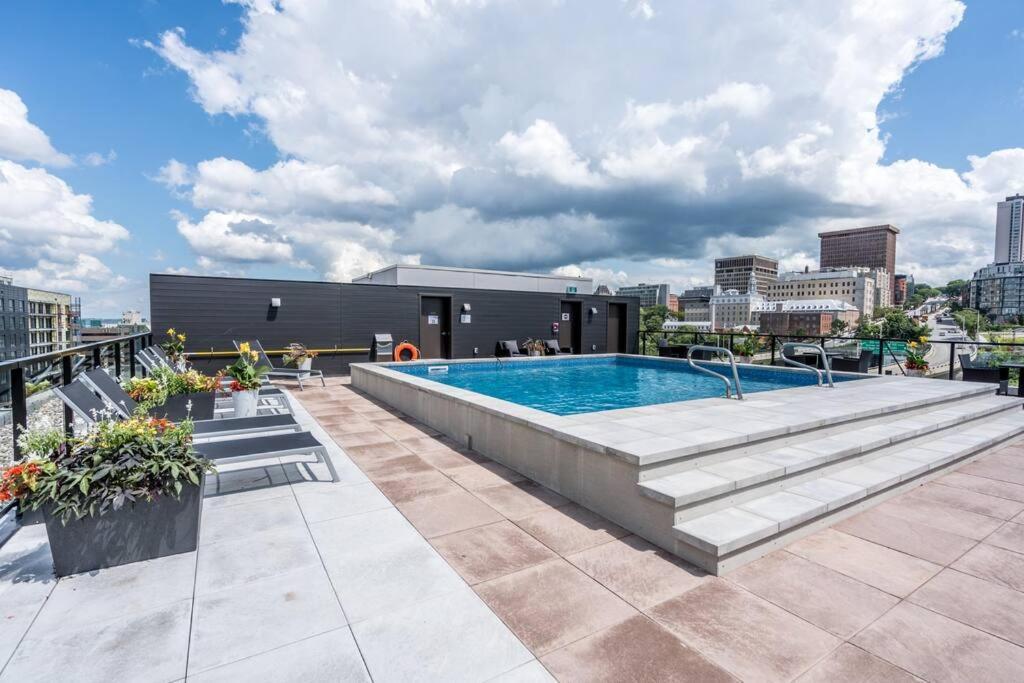 Initial / Fleuriste +Parking / Centre-Ville Qc Quebec City Exterior photo